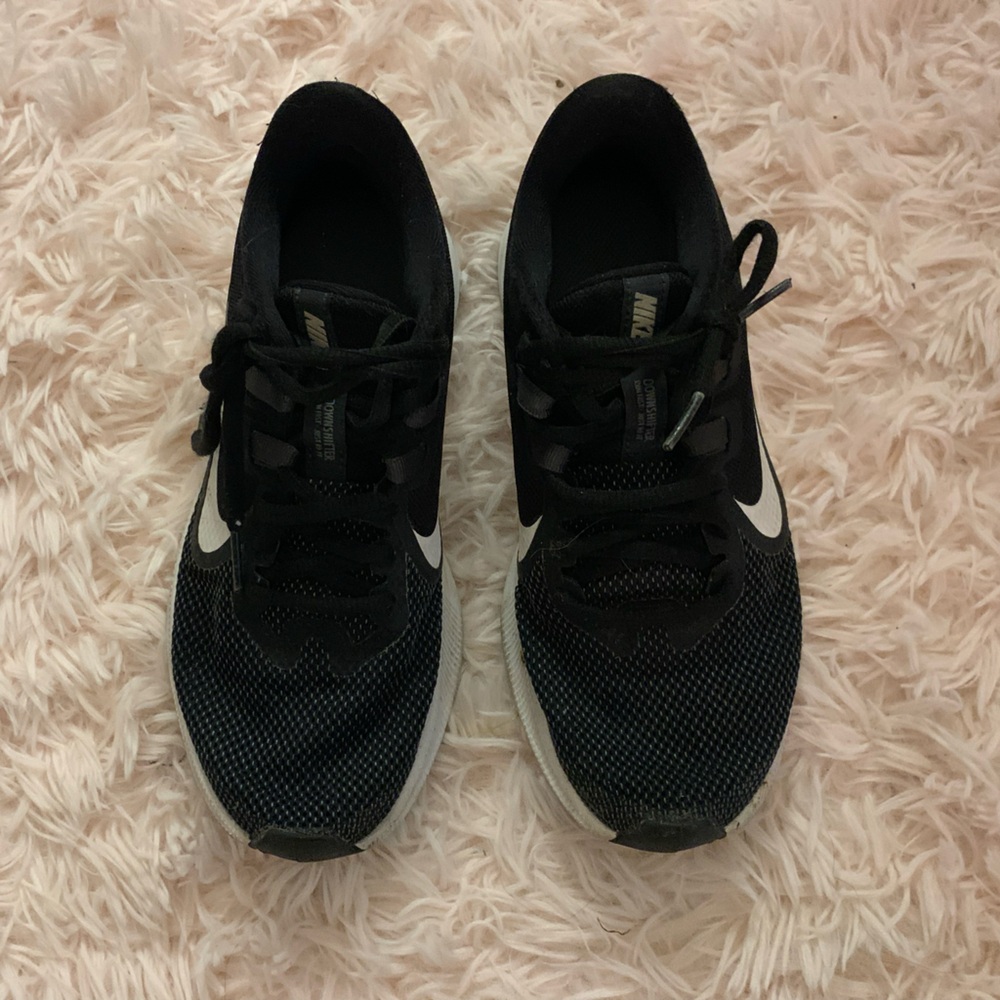 Nike Running Shoes - Picture 2 of 4